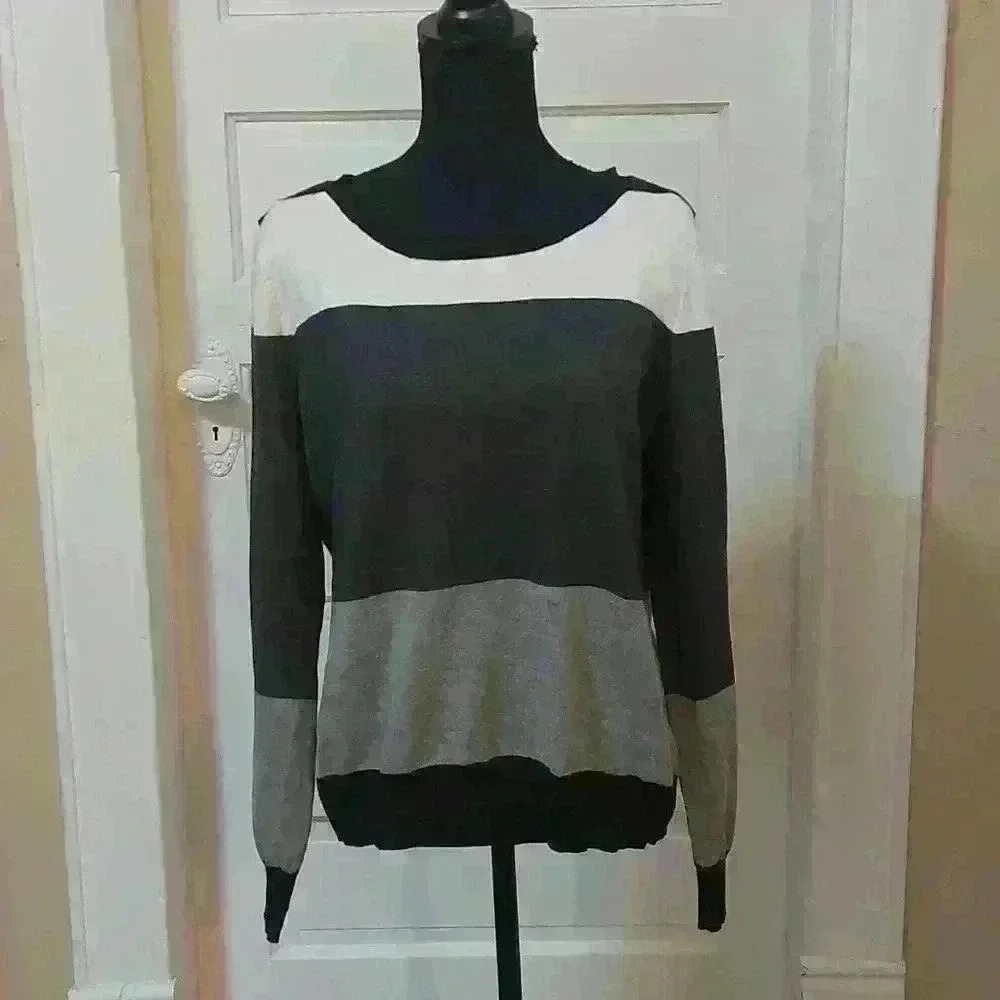 Liz Claiborne sweater #0009A